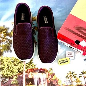 NIB NEW Skechers Womens Go Walk Joy Purple Plum Women’s Size 10